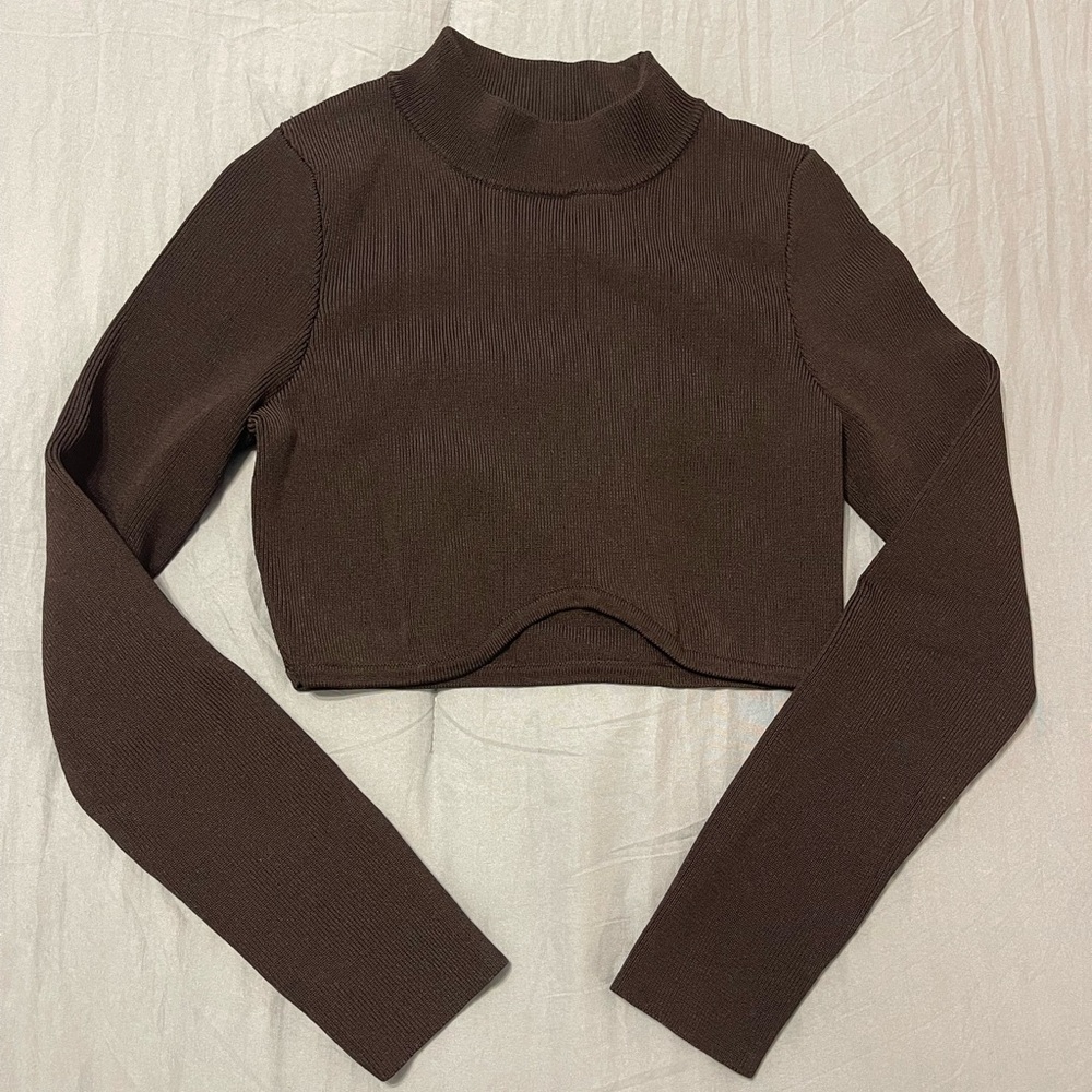 Olivaceous Black Long Sleeve Crop Top